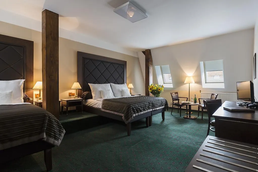Hotel William contacts