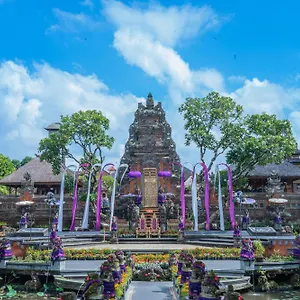 **** Konukevi Puri Saraswati Dijiwa Endonezya